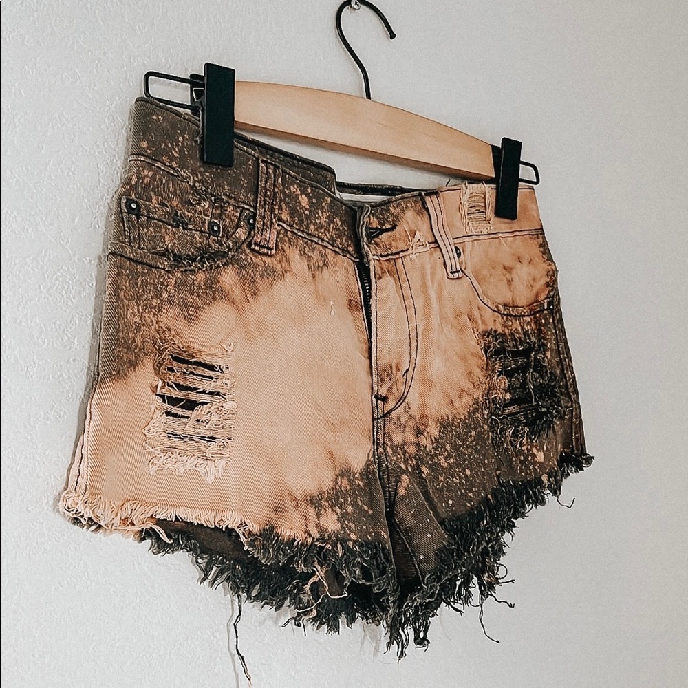 Levi’s acid washed shorts
